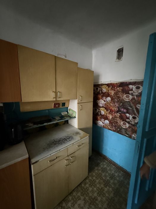 Продаю дві кімнати в гуртожитку Колос