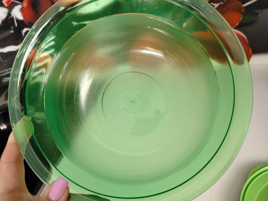 Półmisek perła stołowa Tupperware zielona z zieloną pokrywką 2,1 l