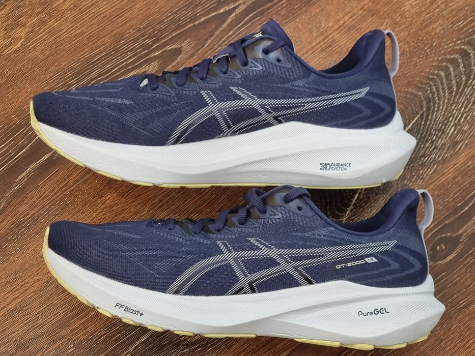 Оригінал 100% чоловічі кросівки asics gt 2000  13  euro 44