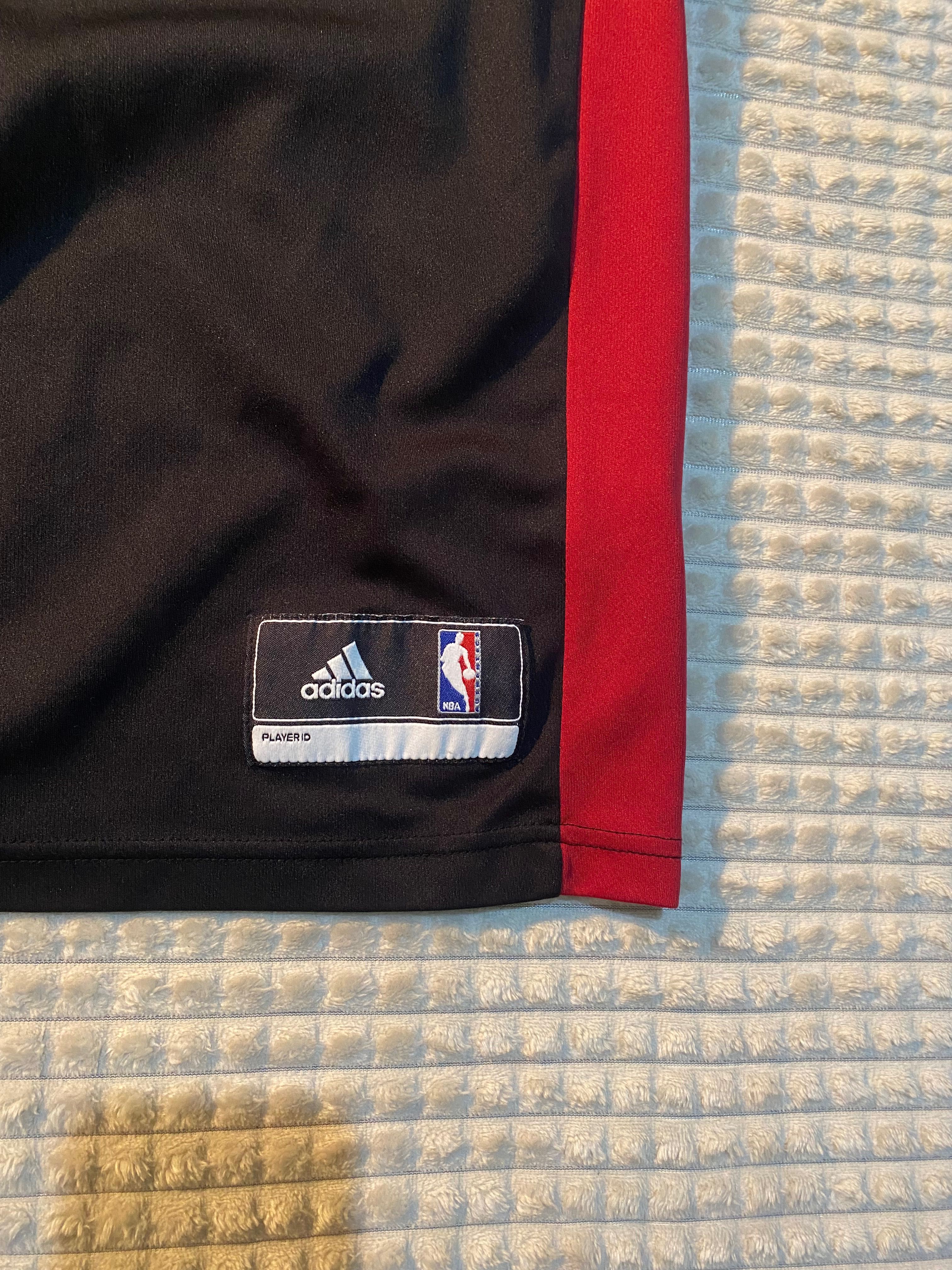 Черная баскетбольная майка JAMES MIAMI HEAT Adidas NBA | M размер