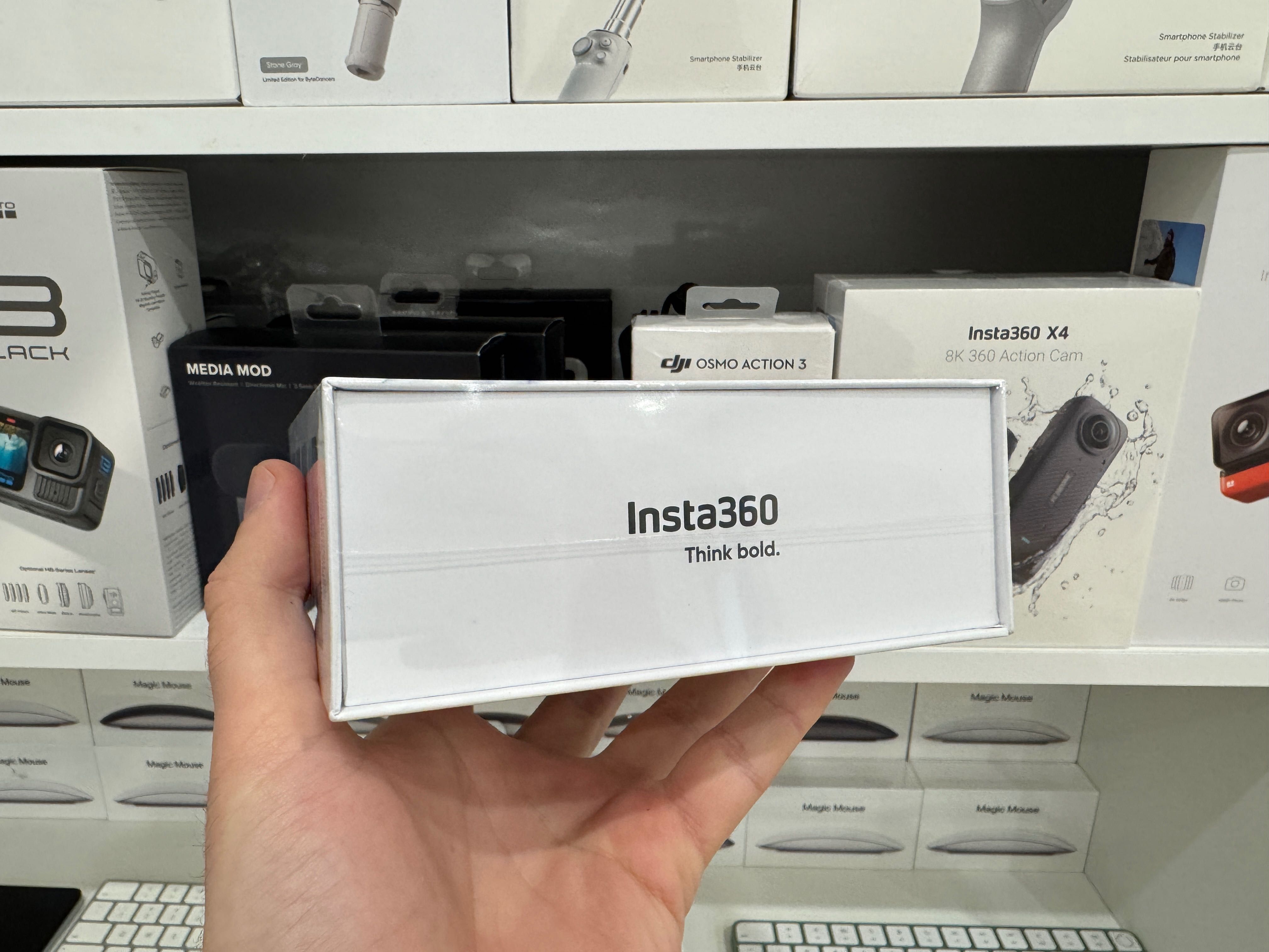 Екшн-камера Insta360 X5 8K Standard Bundle CINSAAHA 2025 Invisible