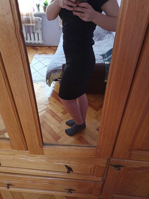 Базова спідниця олівець чорного кольору