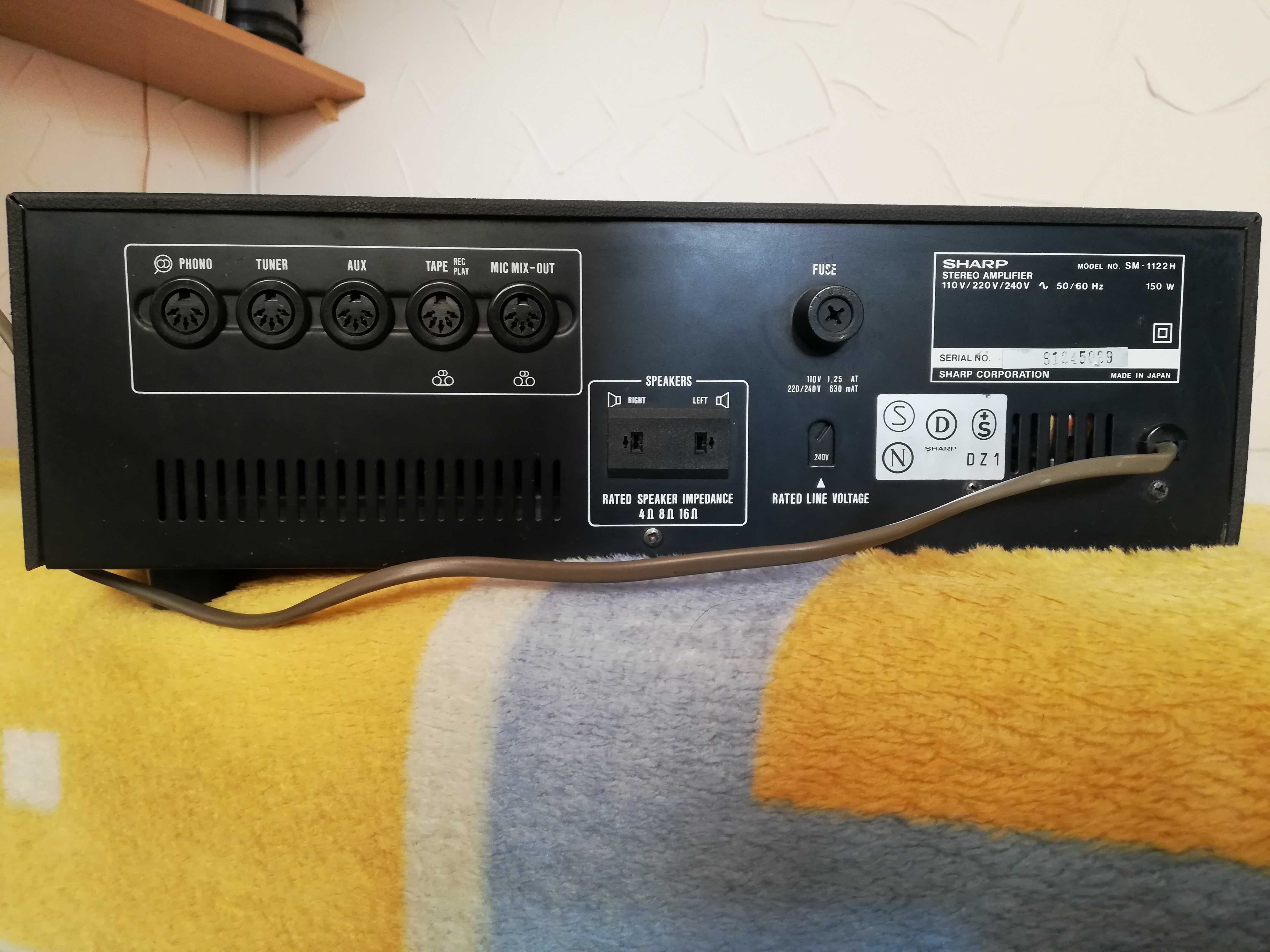 Wzmacniacz Sharp SM-1122 z 1978r.