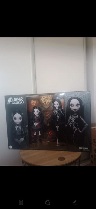 Monster high skullector wednesday