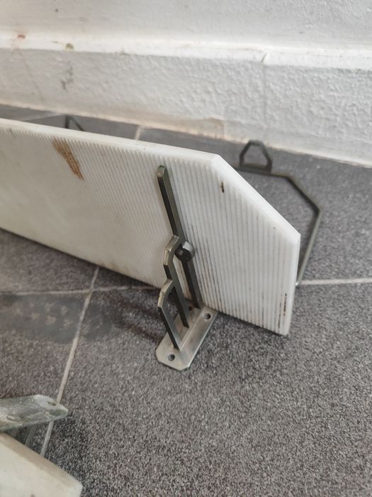 Prateleiras em vidro vintage para casa de banho.