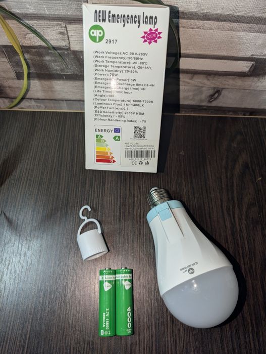Світлодіодна LED лампочка з акумулятором AP-2917, 20W, E27, 2x18650