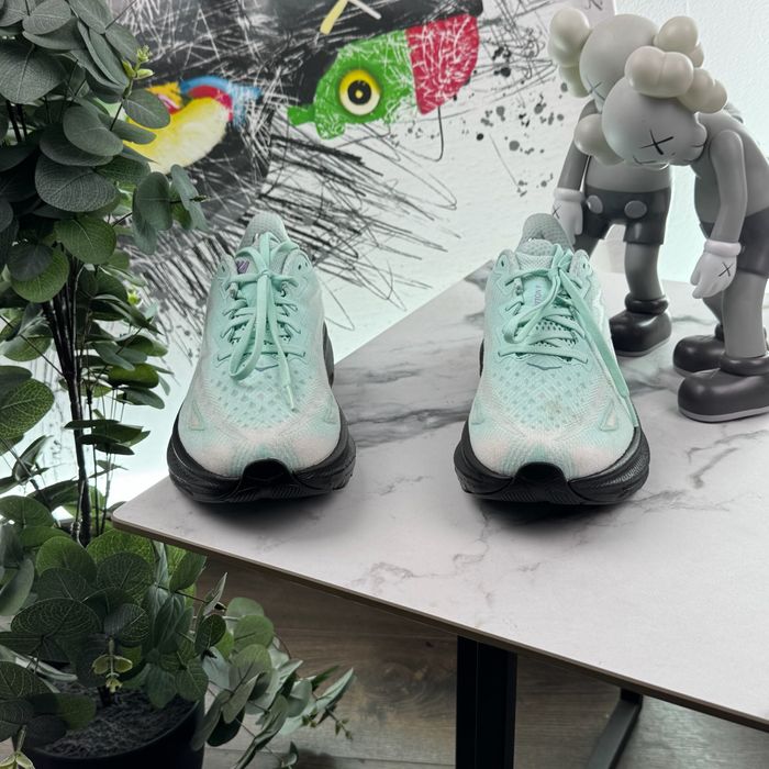 Кросівки Hoka Clifton 9 42 розмір Е6201