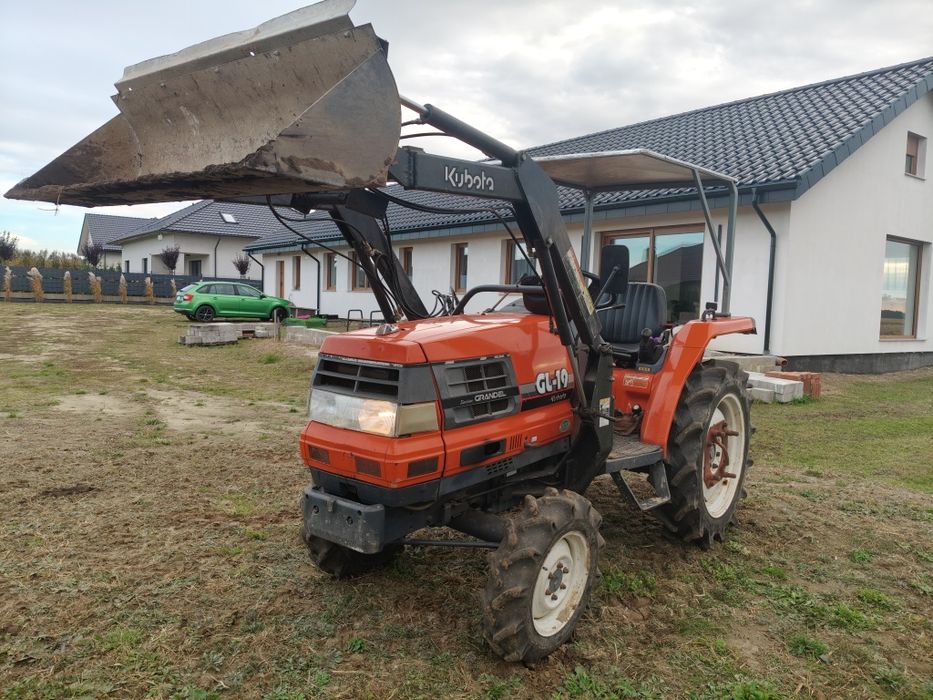 Traktorek ogrodniczy Kubota GL-19 GRANDEL z turem tur z daszkiem 4x4