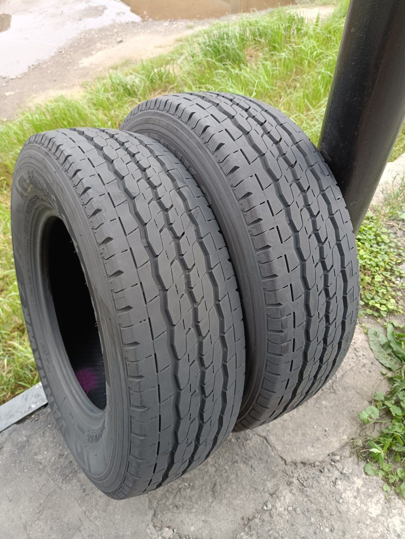Майже нові літні шини FIRESTONE 215/70 R15C