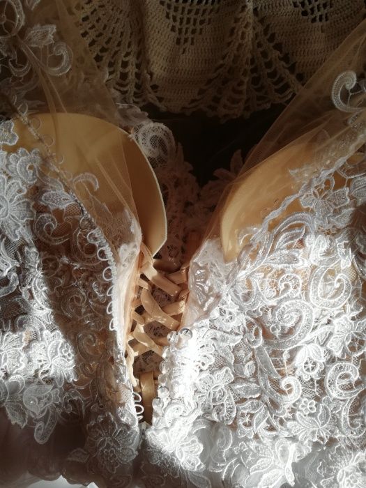 Sprzedam piękna suknię ślubną z salonu Glamour 40/42