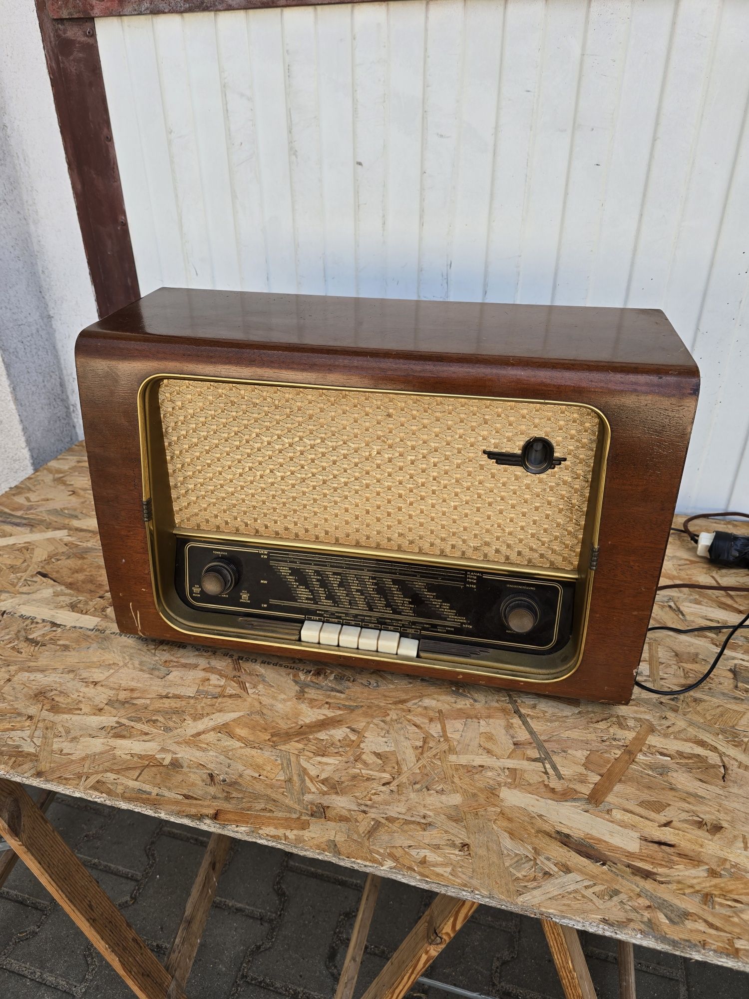 Stare radio lampowe.