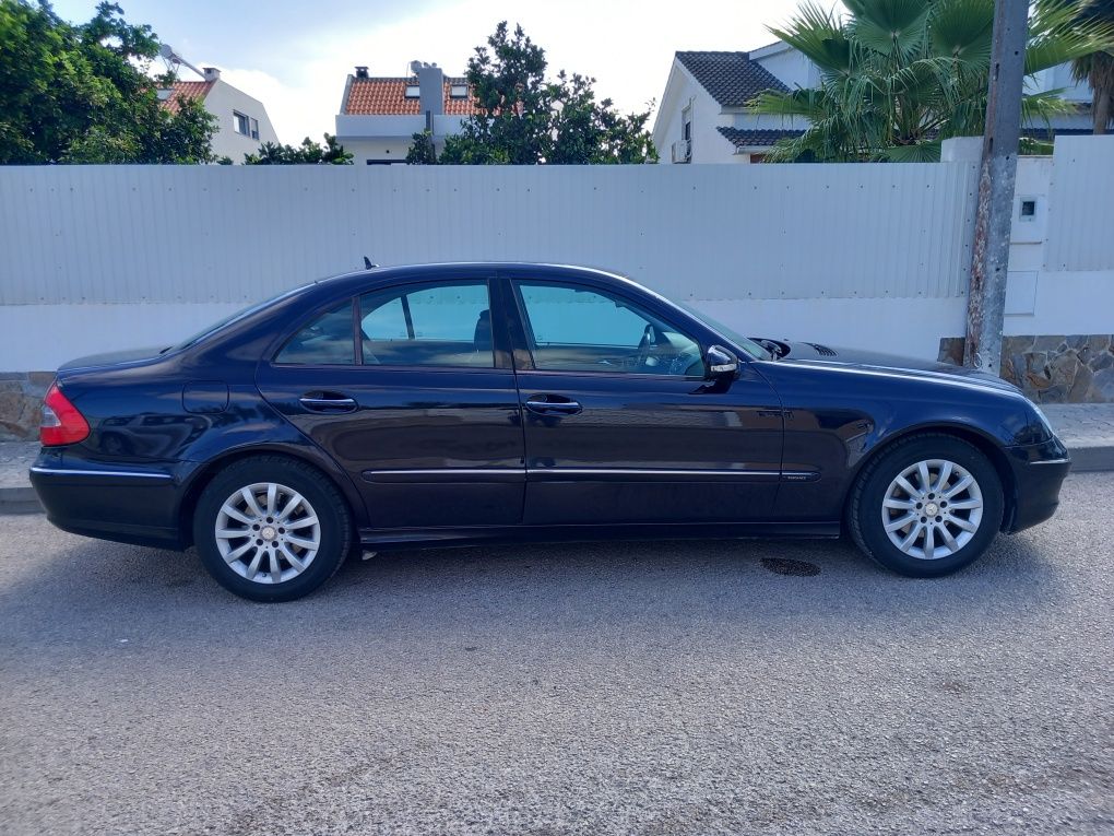 MERCEDES BENZ E 220 CDI