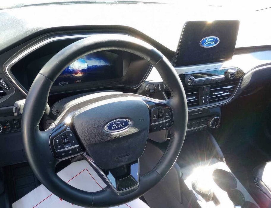 Ford Escape Hybrid SEL      2022