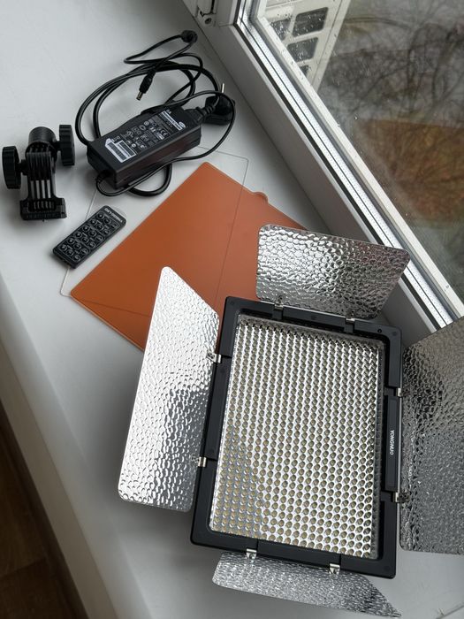 Постійне студійне світло Yongnuo YN600L