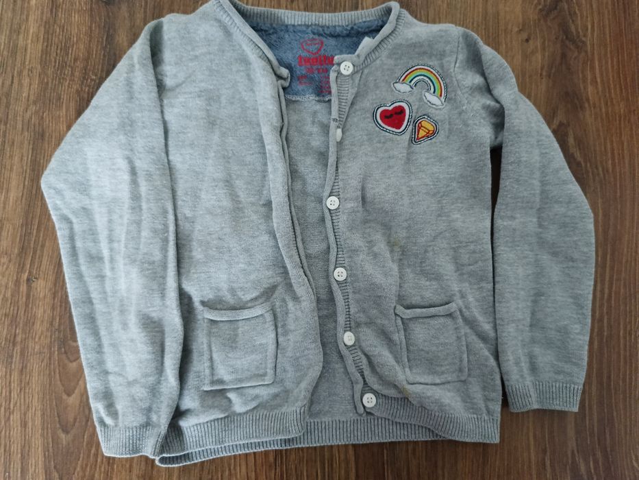 Sweterek dziewczęcy