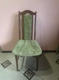 Krzesła drewniane z zieloną tapicerką 6 sztuk