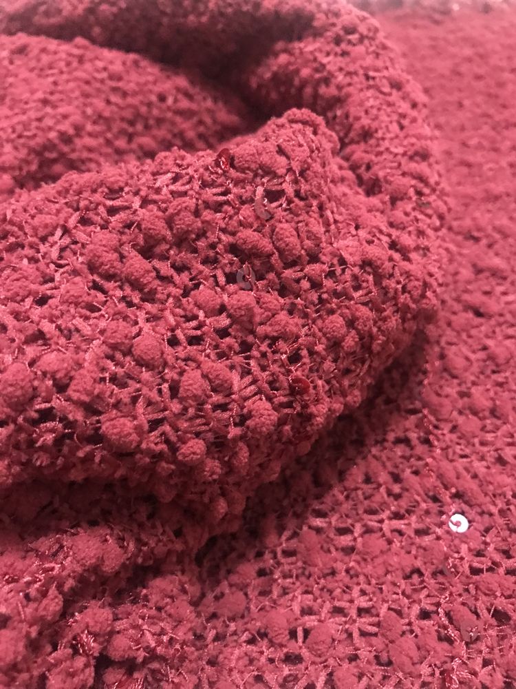 Dzianina swetrowa kolor burgund boucle z przezroczystymi cekinami
