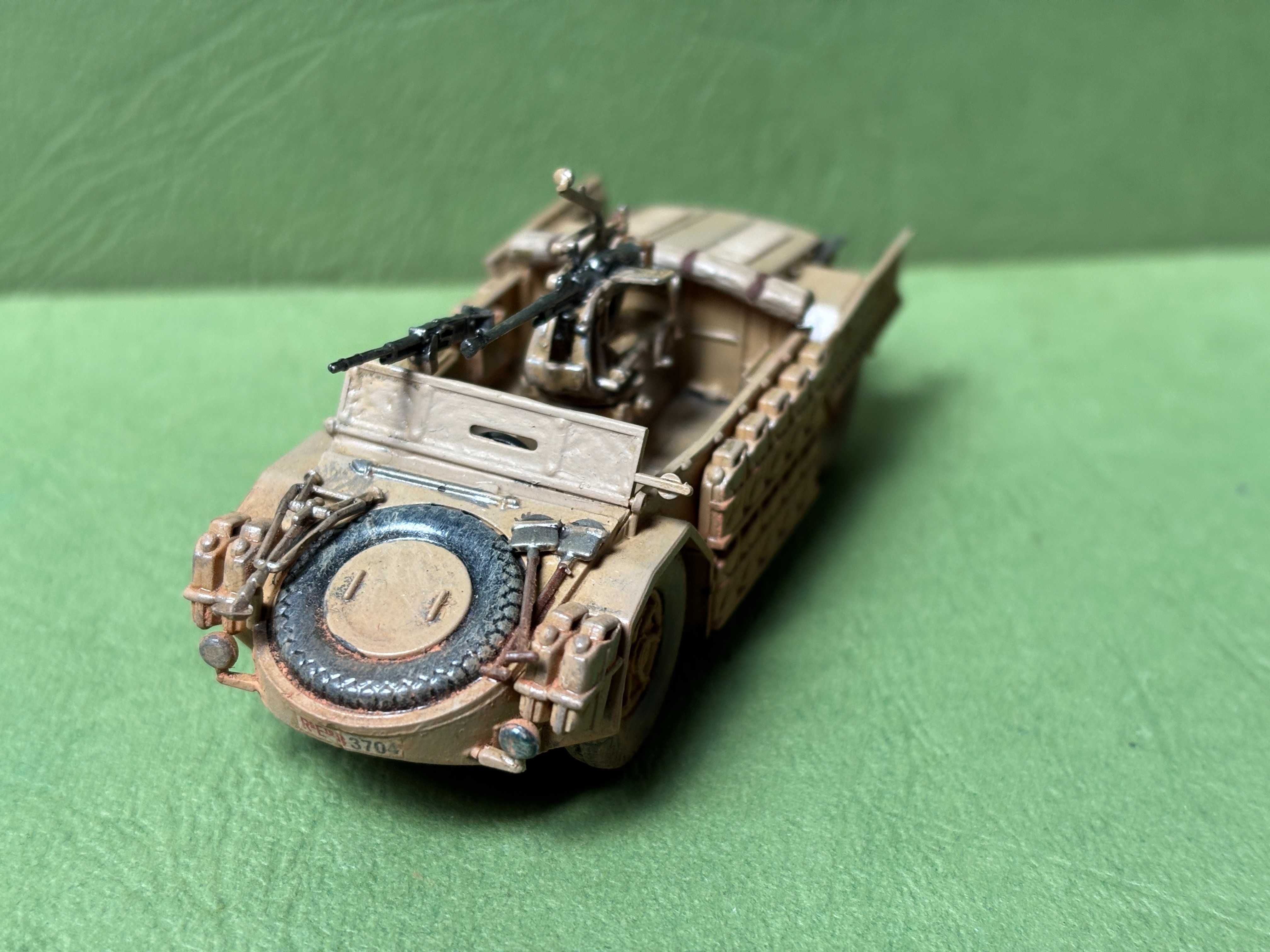 Model 1/72  - Camionetta AS 42 Sahariana (model plastikowy)