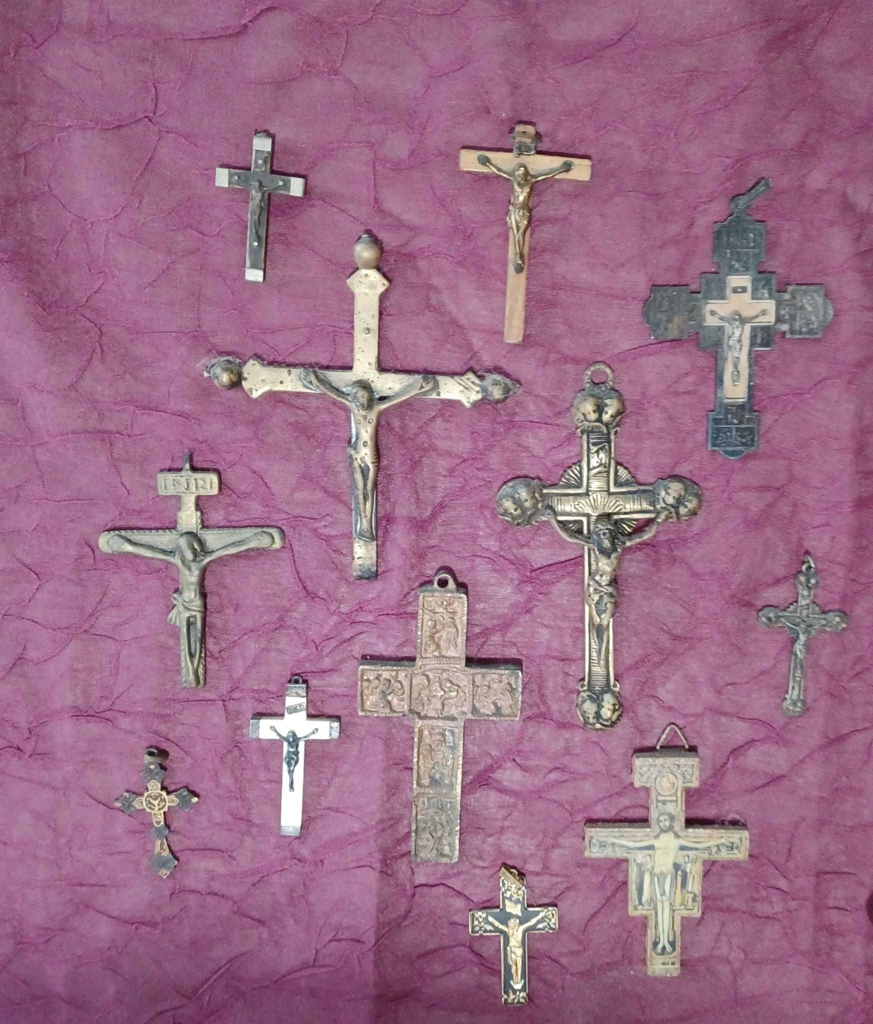 Coleção de crucifixos