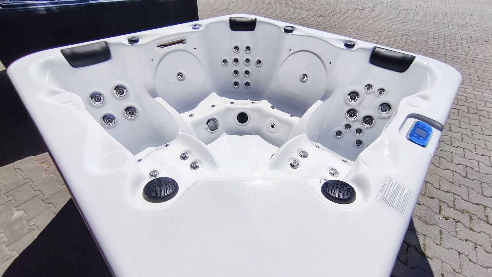 Jacuzzi 5 osobowe, zewnętrzna wanna z hydromasażem, 36 dysz