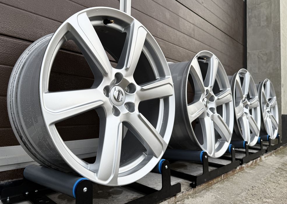 4x felgi aluminiowe 5x108 r19 et42 8J Alufelgi Oryginał Volvo 19”