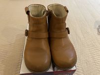 Botas chicco tamanho 23