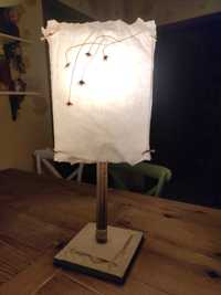Lampa stojąca na komodę