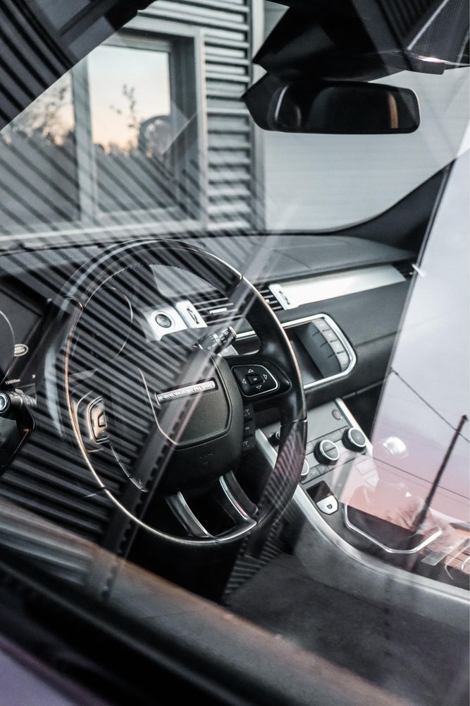 Range Rover Evoque 2.0 eD4 SE DYNAMIC “black and bronze edition”