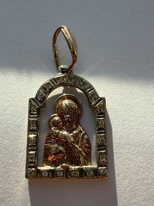 Золота ладанка з діамантами