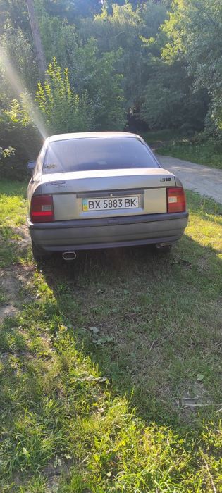 Опель Вектра А 1990 рік