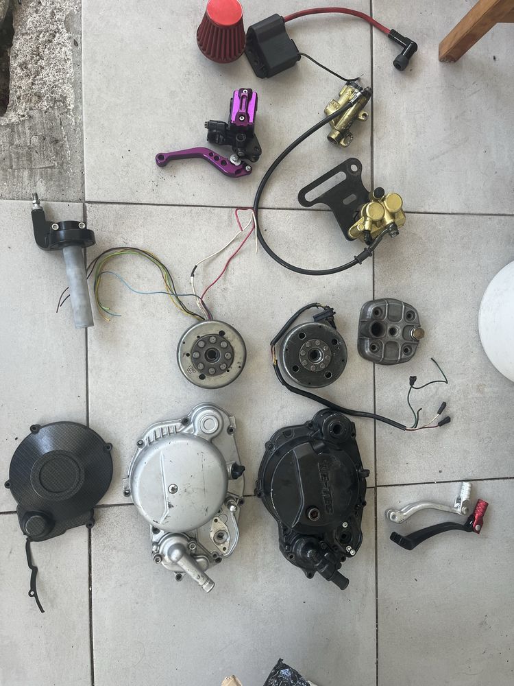 Vendo material de am6 minareli e algim de tzr 125