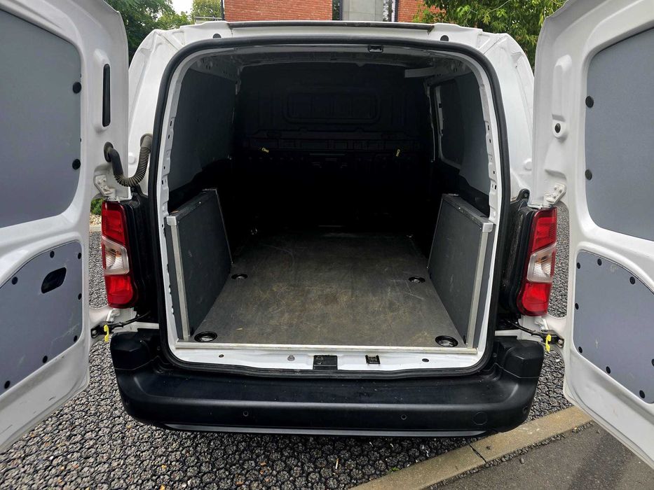 TOYOTA PROACE CITY | Wynajem Długoterminowy | Wypożyczalnia Samochodów