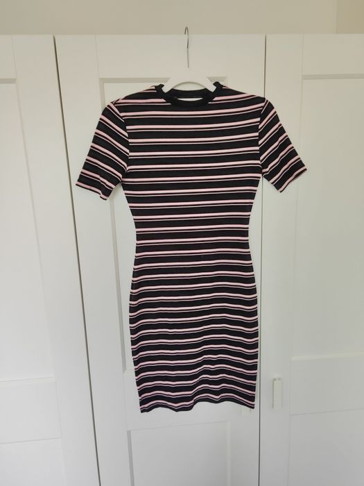 Obcisła sukienka Taily Weijl - XS