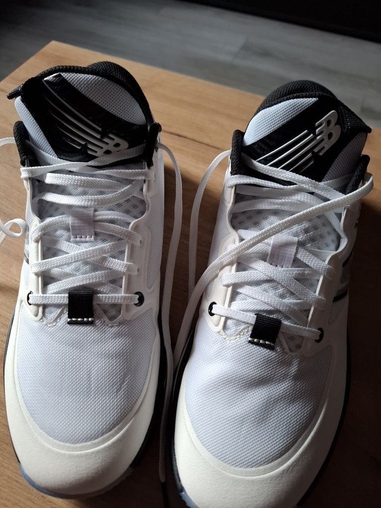 Buty do koszykowki New Balance Hesi Low rozm. 44.5