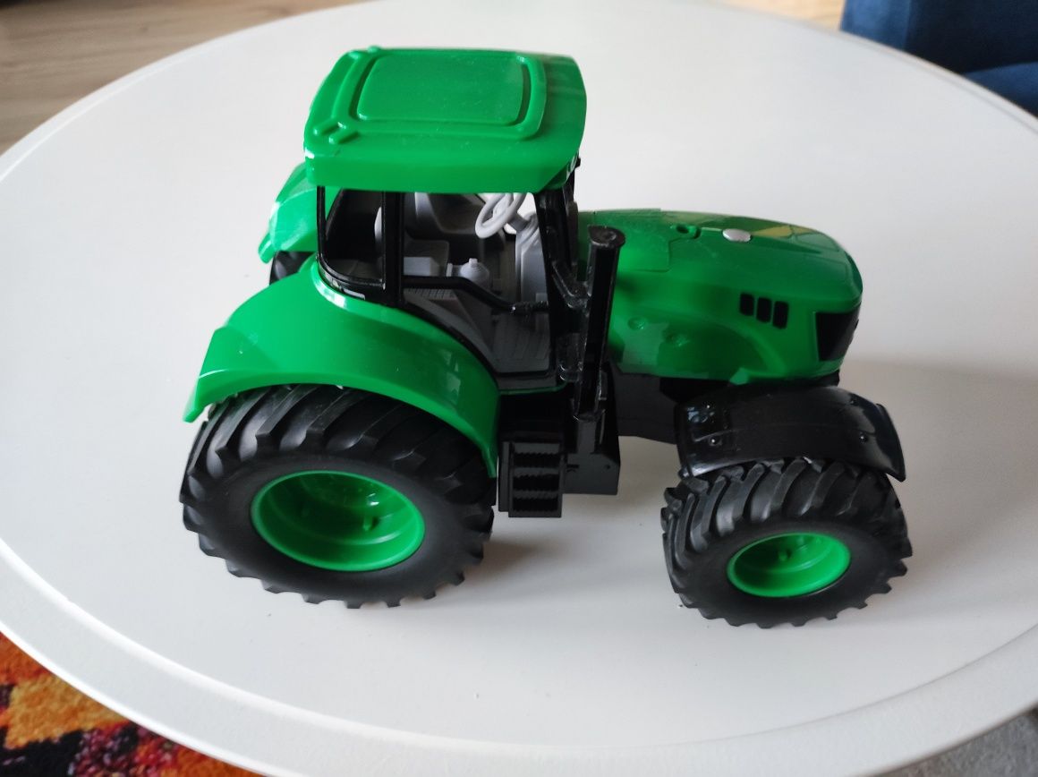 Traktor  z sygnałem dźwiękowym