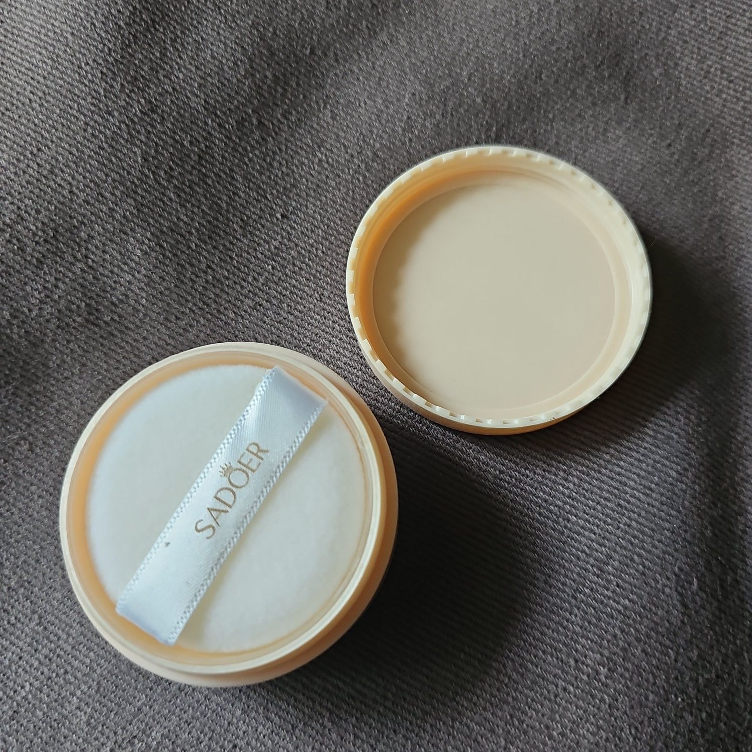 Puder sypki Sadoer