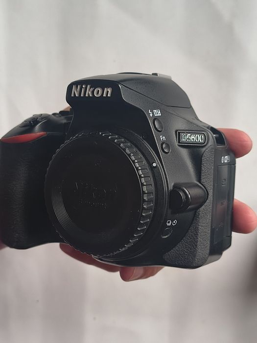 Фотоапарат Nikon d5600 kit.