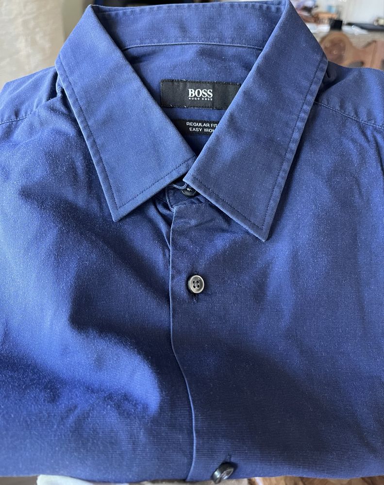 Camisa azul da Boss