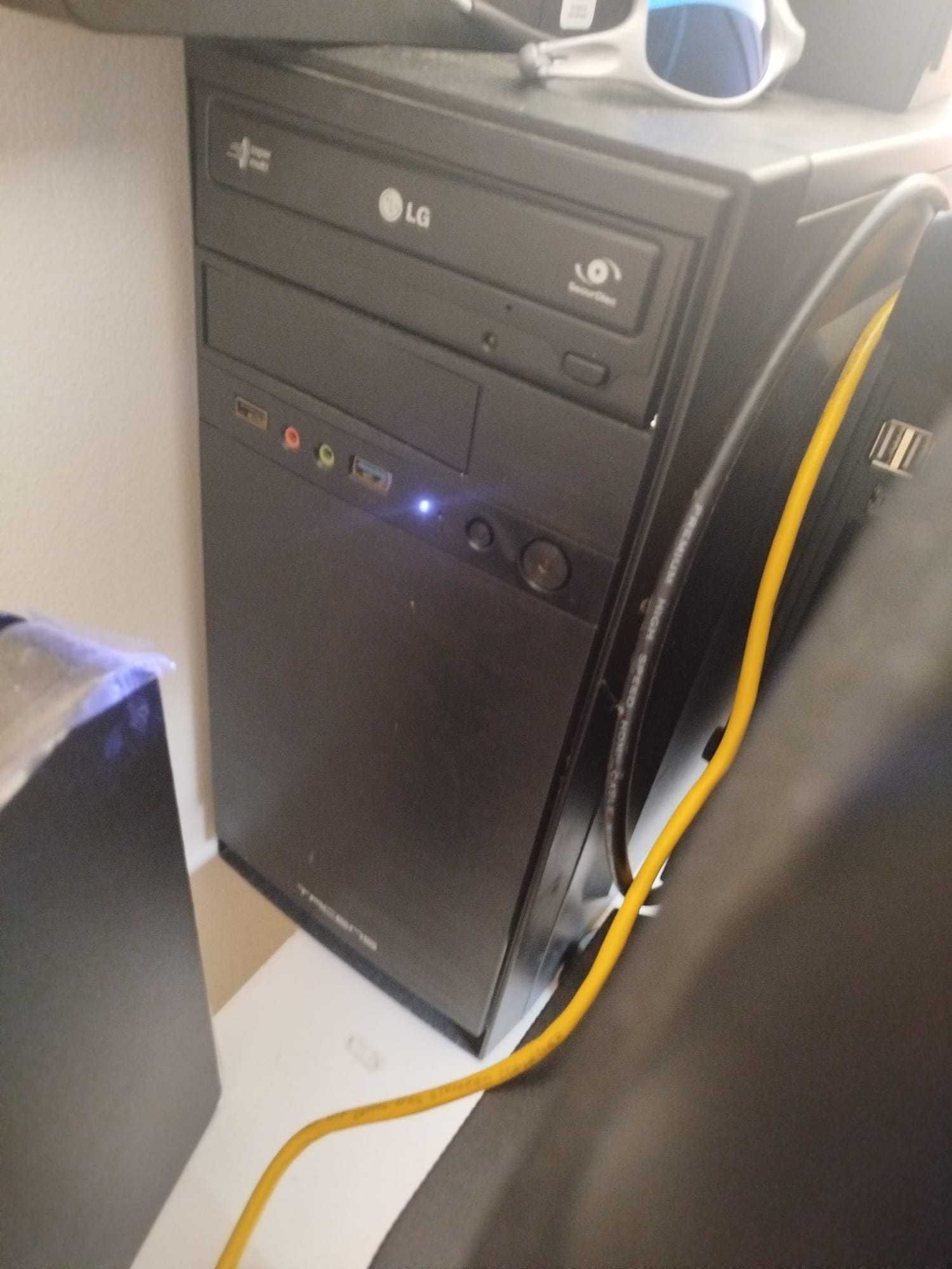 Vende se CPU com mouse fone teclado e webcan