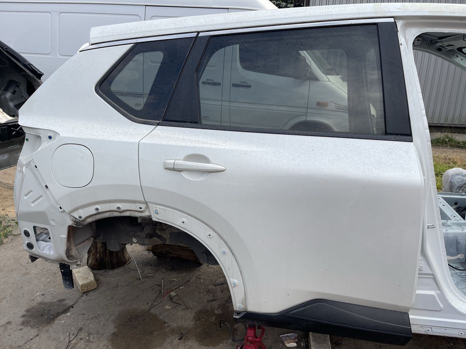 Продам двері задні передні Nissan Rogue T33 колір qab