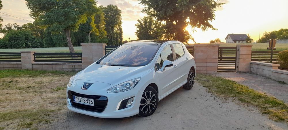 Peugeot 308 1.6 benzyna 156 KM/ Parktronic/Panorama Dach/Tempomat/Navi