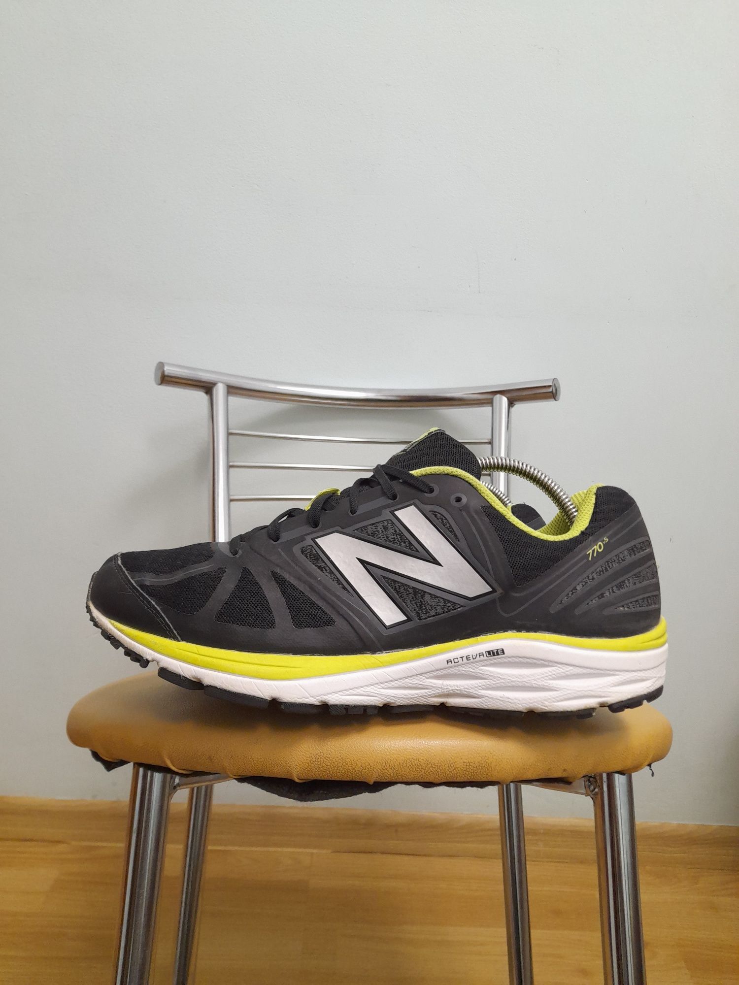 Кросівки New Balance 770 v5 розмір 44.5 довжина устілки 28 см