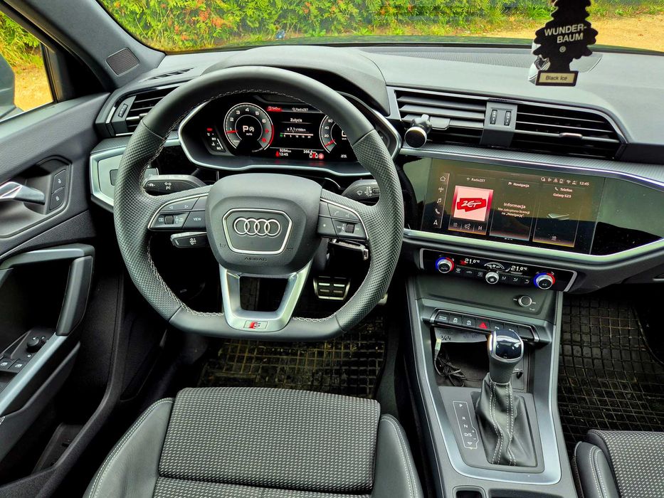 Audi Q3 Sportback 35TFSI 2024 / S-LINE/ Panorama / Full LED / Salon PL