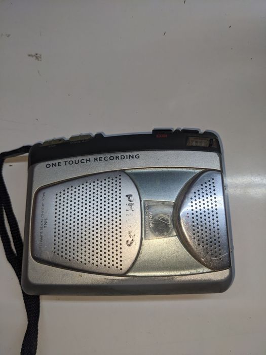 Продам діктофон Філіпс.