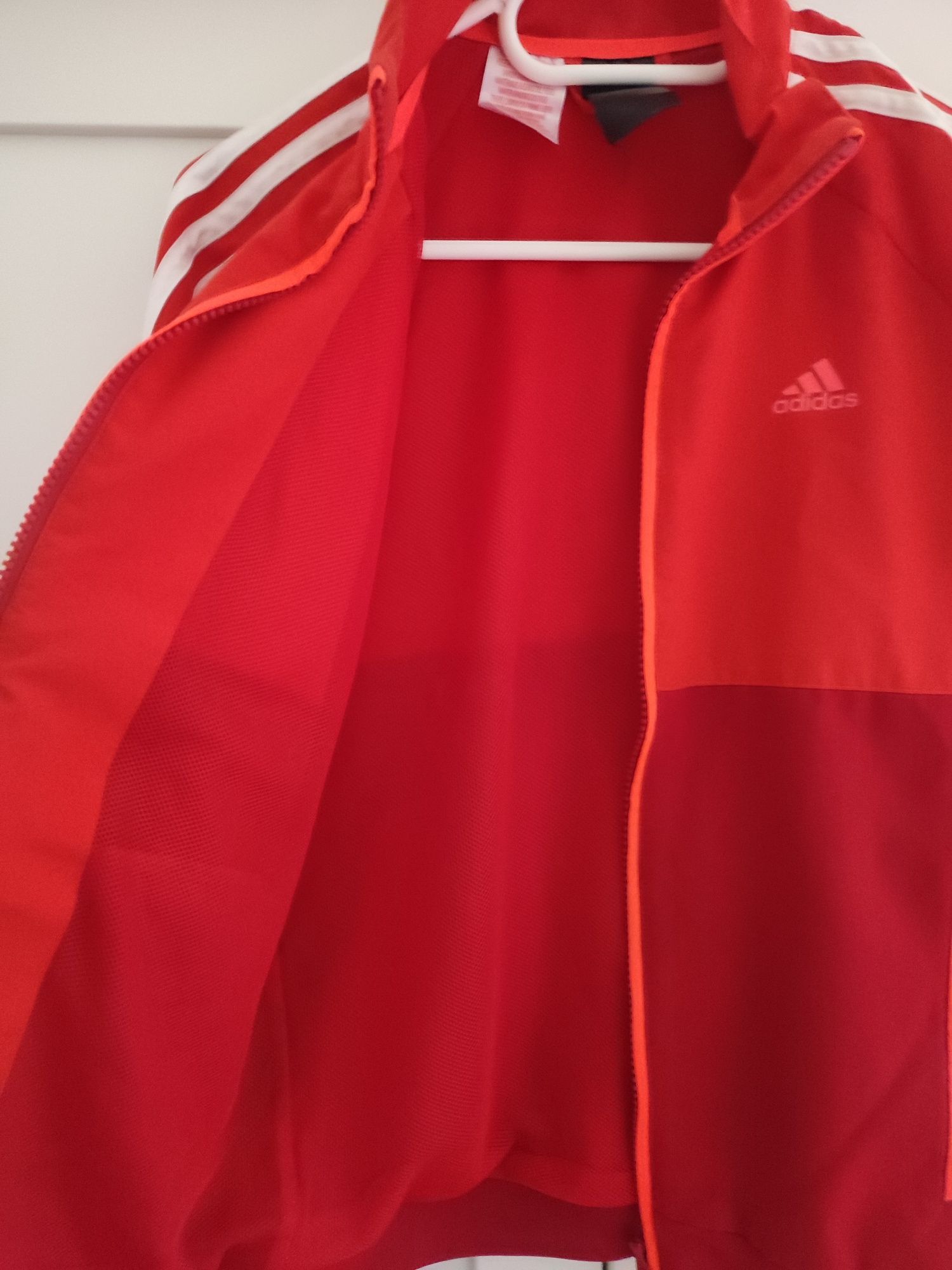 Kurtka Adidas sportowa czerwona