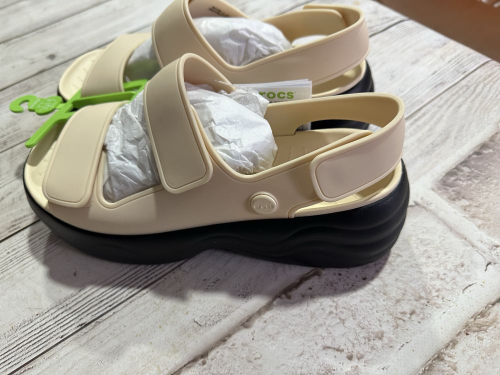 Сандалии Crocs Skyline Slide
