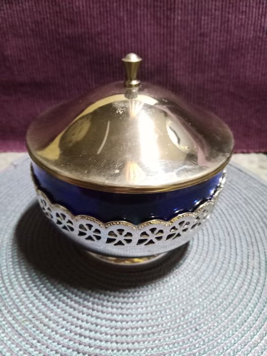 Сахарница -конфетница