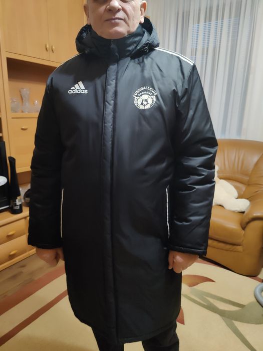 Куртка-пальто, фірми Adidas.Чорного коляру,тепла,для осінньо-зимового