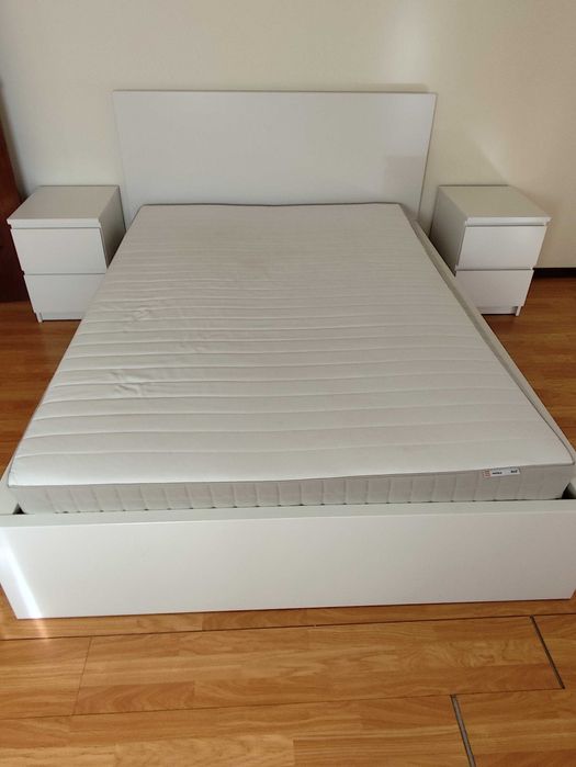 Cama de casal Ikea Malm 140x200, com colchão Ikea