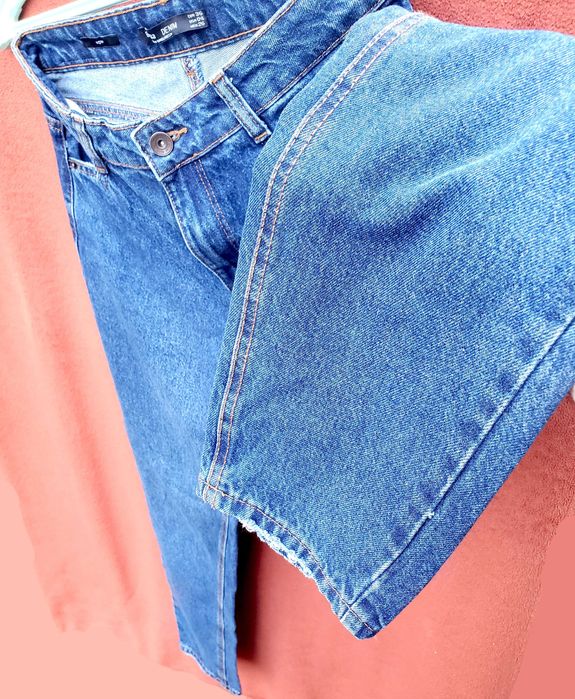 жіночі джинси/ женские джинсы Denim Bershka MOM (розмір UER 36)